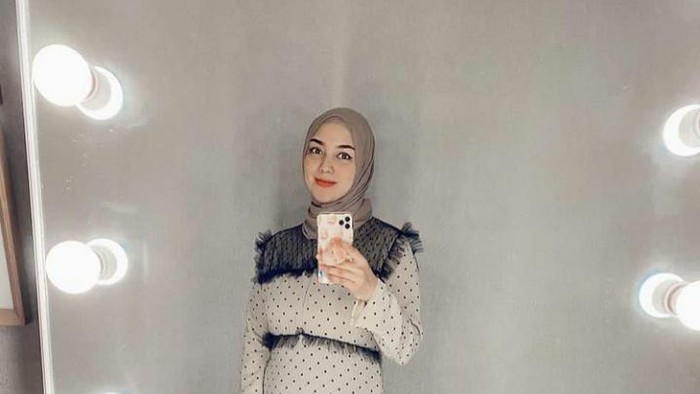 Terlihat Sederhana, Ternyata Harga Outfit Citra Kirana Mewah!
