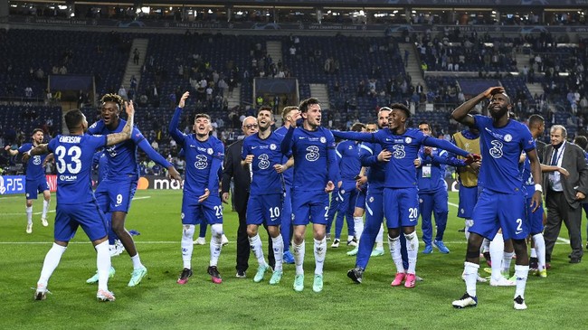 Berikut sejarah yang sama tercipta ketika Chelsea menjadi juara Liga Champions pada musim 2011/2012 dan musim 2020/2021.