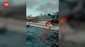 VIDEO: SAR Cari Korban Hilang Kapal Terbakar di Laut Maluku