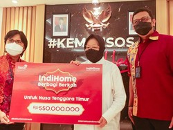 IndiHome Serahkan Donasi Pelanggan untuk Masyarakat NTT ke Kemensos