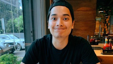 img-title Alvin Faiz Habiskan Waktu dengan Anak, Mengapa Henny Rahman Tak Ikut?
