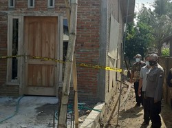 Gunting Kabel Tersambung Stop Kontak, Balita di Blitar Tewas Tersetrum
