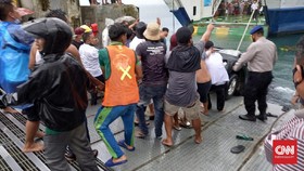 Jembatan Penghubung Kapal Patah, Mobil Tercebur ke Danau Toba