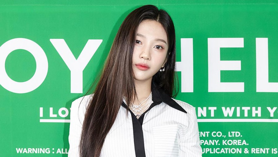 Joy Red Velvet Jumpa pers Joy Red Velvet