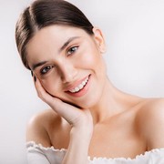 Sering Diragukan: Apakah Kulit Wajah yang Berminyak Masih Memerlukan Pelembap?