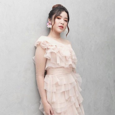 Lirik Lagu Menjadi Dia - Tiara Andini