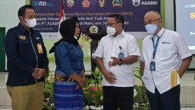 Asabri Serahkan Santunan kepada Ahli Waris Prada Ardi Yudi