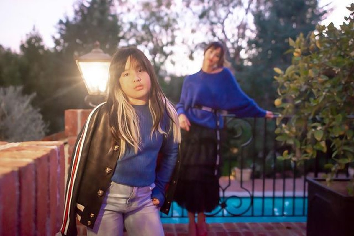 Mikhayla Zalinda Bakrie&comma; putri Nia Ramadhani dan Ardi Bakrie telah tumbuh dewasa dan cantik&period; Yuk kita lihat potretnya&excl;