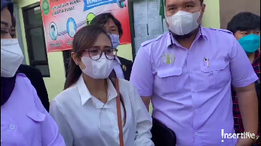 img-title Ngaku Sebagai Istri Pertama, Nuning Kecewa Tak Dikenali Aliff Alli