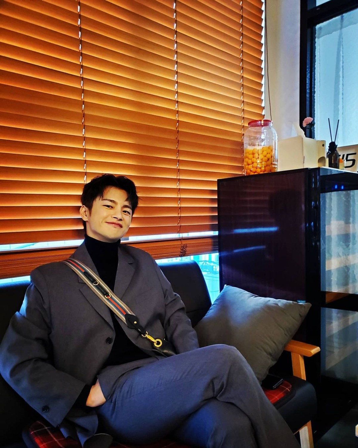 Seo In Guk mengakui wajahnya kerap berubah-ubah&comma; kadang ia terlihat tampan dan kadang terlihat jelek&period; Yuk kita intip bagaimana potretnya&excl;