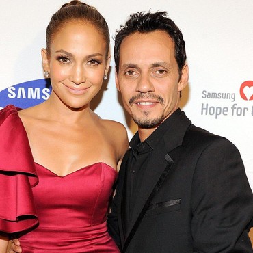 Setelah Ben Affleck, Jennifer Lopez Kini Nongkrong Bareng Mantan Suami