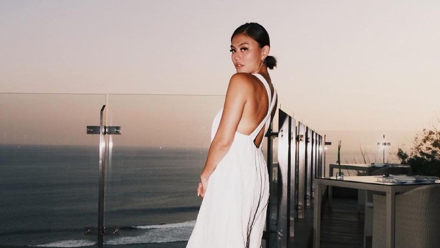 Tato Agnez Mo Terlihat Saat Pakai Baju Seksi, Netize Auto Ngezoom