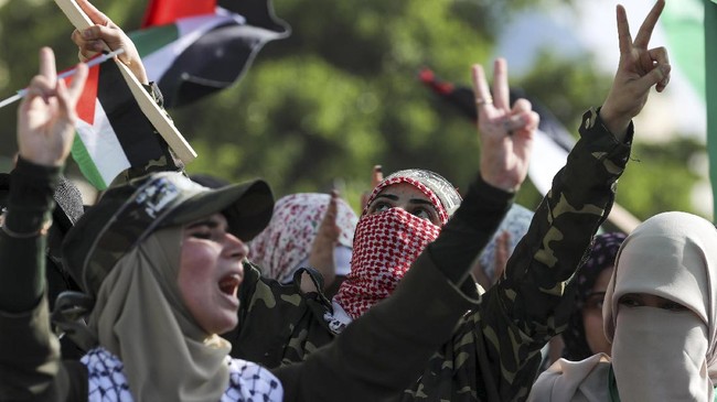 Kenapa Rusia dan China enggan menyebut Hamas teroris seperti label yang diberikan negara-negara Barat?