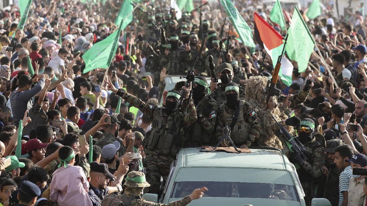 FOTO: Aksi Militan Hamas Unjuk Kekuatan di Jalur Gaza