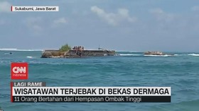 VIDEO: Wisatawan Terjebak di Bekas Dermaga