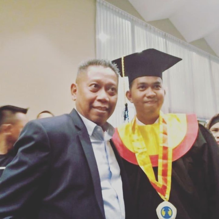 <p>Tukul Arwana dikenal sebagai tokoh komedian Tanah Air. Tak banyak yang tahu bahwa Tukul memiliki anak yang tampan. Ia adalah Ega Prayudi. (Foto: Instagram: @eghaprayudi)</p>
