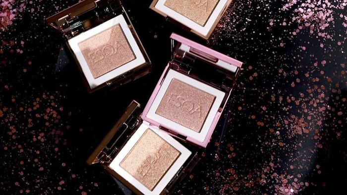 Tampil Glowing dengan Rekomendasi Highlighter Lokal Ini Tampil Glowing dengan Rekomendasi Highlighter Lokal Ini