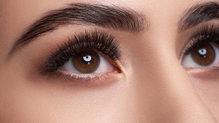 Contek Kebiasaan yang Buat Bulu Mata Makin Cetar