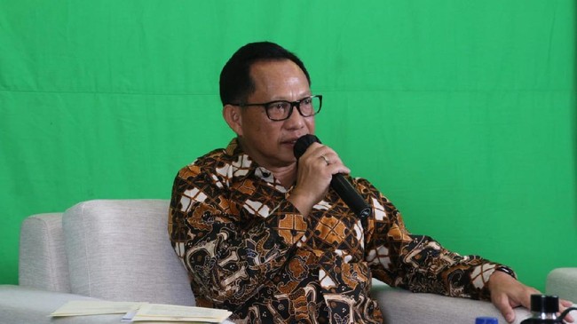 Mendagri Tito Karnavian mengatakan, belanja pemerintah baik pusat maupun daerah merupakan tulang punggung utama bagi pertumbuhan ekonomi nasional.