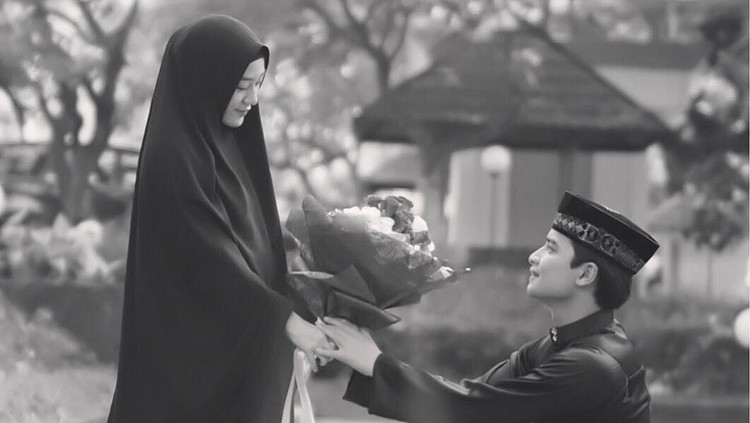 Kenangan Manis Alvin Faiz dan Larissa Chou Saat Makan Bareng Kenangan Manis Alvin Faiz dan Larissa Chou Saat Makan Bareng
