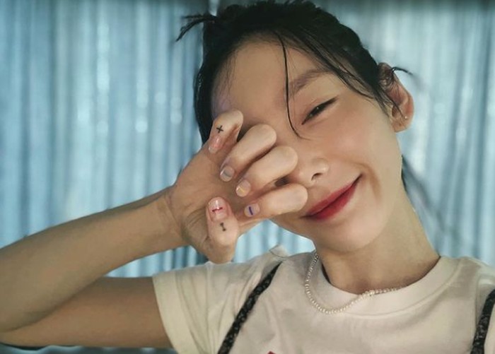 Leader dari girl group SNSD, Taeyeon, juga sukses berkarier solo. Taeyeon memiliki suara yang powerfull, dan cocok dengan berbagai genre musik. Tiap comeback, Taeyeon lagunya selalu berada di posisi satu / foto: instagram.com/taeyeon_ss