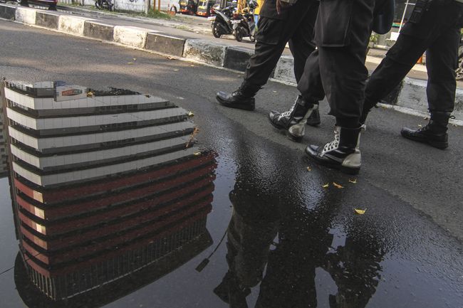 Kpk Digugat Tersangka Korupsi Kasus Anoda Logam Antam<script async src=