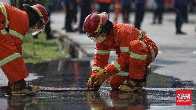 Kebakaran di Kantor PT Lintas Raya Terpadu (LRT) Jakarta di Jalan Raya Pegangsaan, Jakut, telah padam. Penyebab kebakaran masih diselidiki.