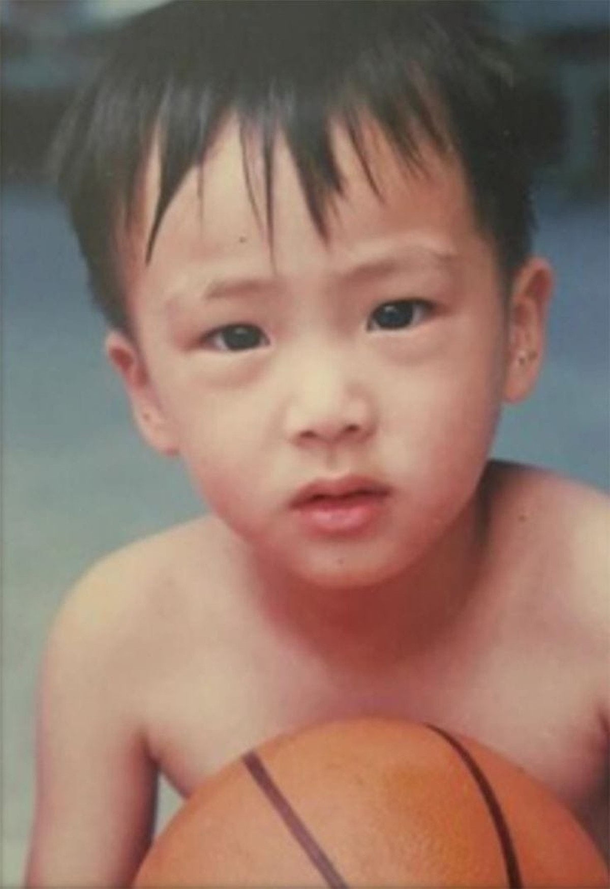 Potret masa kecil para member BTS sangat menggemaskan&period; Yuk kita lihat siapa yang paling lucu&excl;