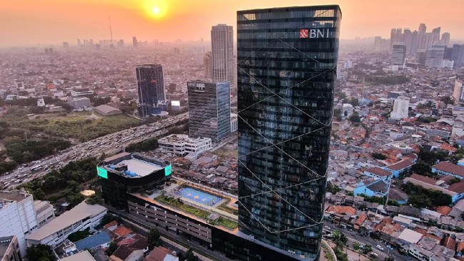 Serangkai kegiatan disiapkan untuk HUT ke-75 BNI, mulai dari pemberian beasiswa, penanaman pohon, hingga peluncuran mobile banking dan parade diskon.
