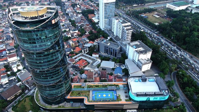 BNI memberikan KUR kepada pelaku UMKM yang bergerak di bidang pengembangan tanaman hias dan telah menjadi mitra binaan di kebun percontohan Universitas IPB.