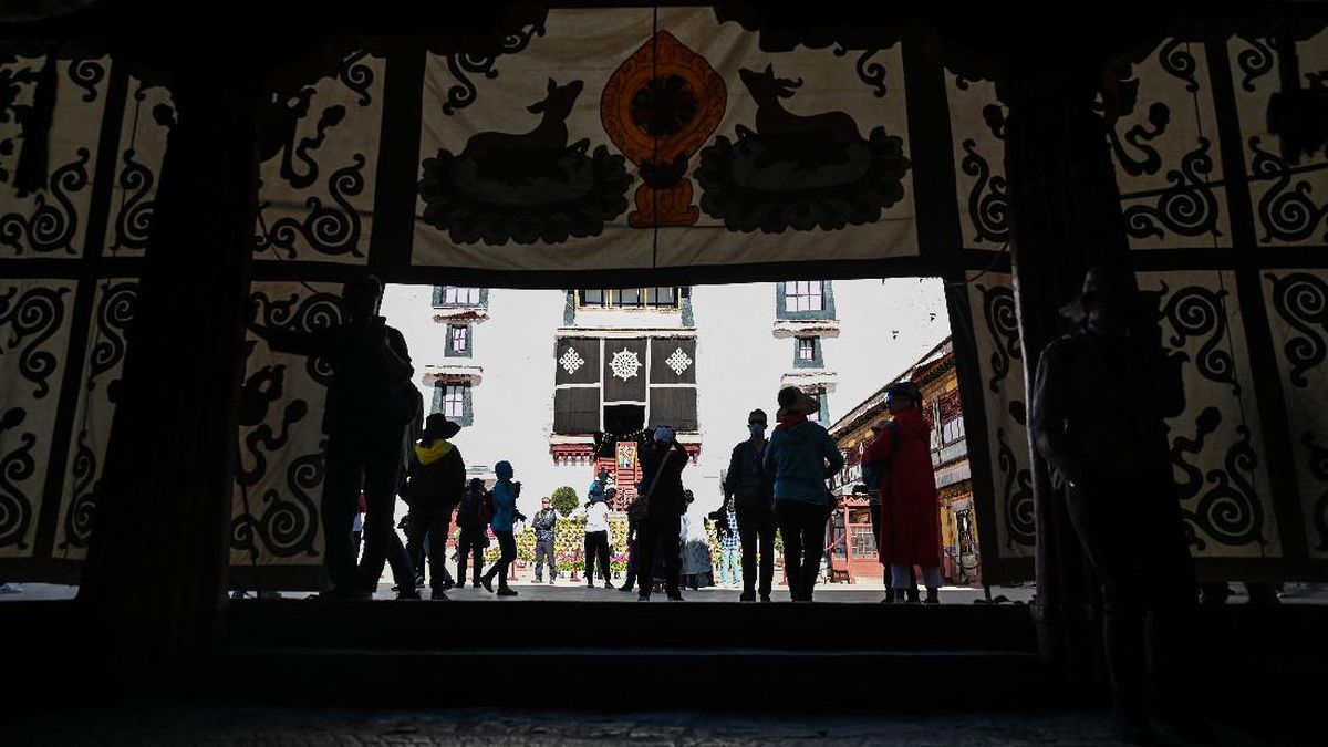 Nepal Adopsi Teknologi China, Komunitas Tibet Hadapi Pengawasan Ketat