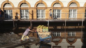 FOTO: Brasil Terendam Banjir Luapan Sungai Amazon