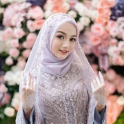5 Inpirasi Kebaya Modern Warna Lilac yang Cocok untuk Lamaran