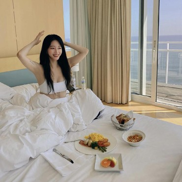 YouTuber Ungkap Aktris Han Ye Seul adalah Wanita Penghibur di Itaewon