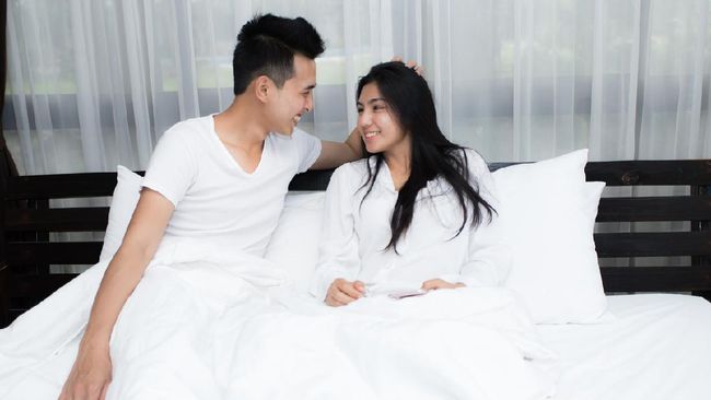 5 Posisi Seks Yang Harus Dicoba Saat Bercinta Di Hotel