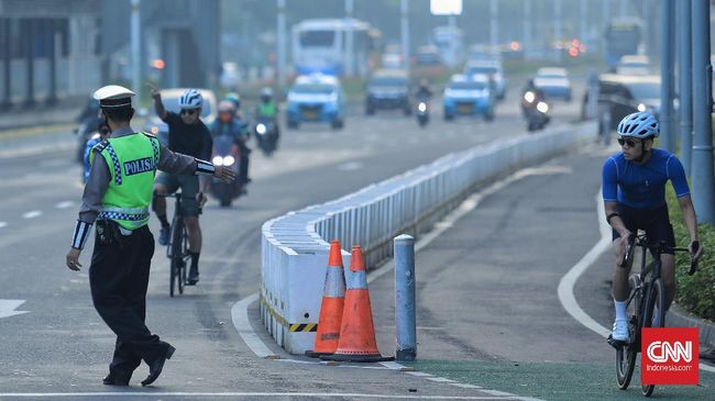 Wakil Gubernur DKI Jakarta Ahmad Riza Patria merespons pernyataan Gubernur DKI Anies Baswedan ihwal pengumuman rencana jalur sepeda road bike.