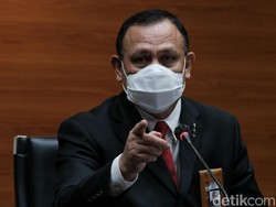 Ketua KPK Janji Usut Kabar 8 Orang Dalam Azis Syamsuddin