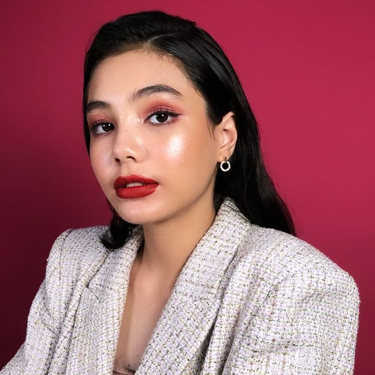 Peran Zahra sebagai istri ketiga yang diperankan oleh aktris remaja Lia Ciarachel mendadak jadi sorotan&period; Yuk kita intip potret Lia&excl;