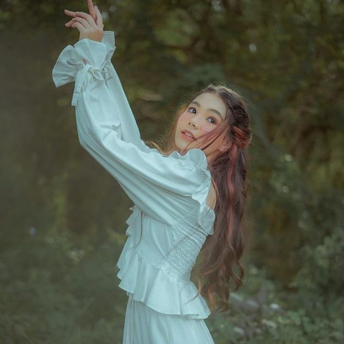 Peran Zahra sebagai istri ketiga yang diperankan oleh aktris remaja Lia Ciarachel mendadak jadi sorotan&period; Yuk kita intip potret Lia&excl;