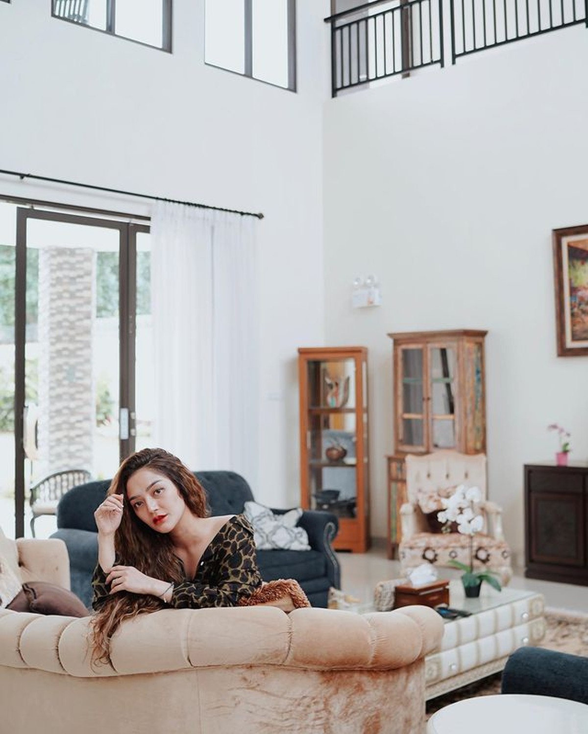 Siti Badriah dan suaminya sedang menikmati liburan di Bali&period; Yuk kita intip momen keseruan mereka saat liburan&excl;