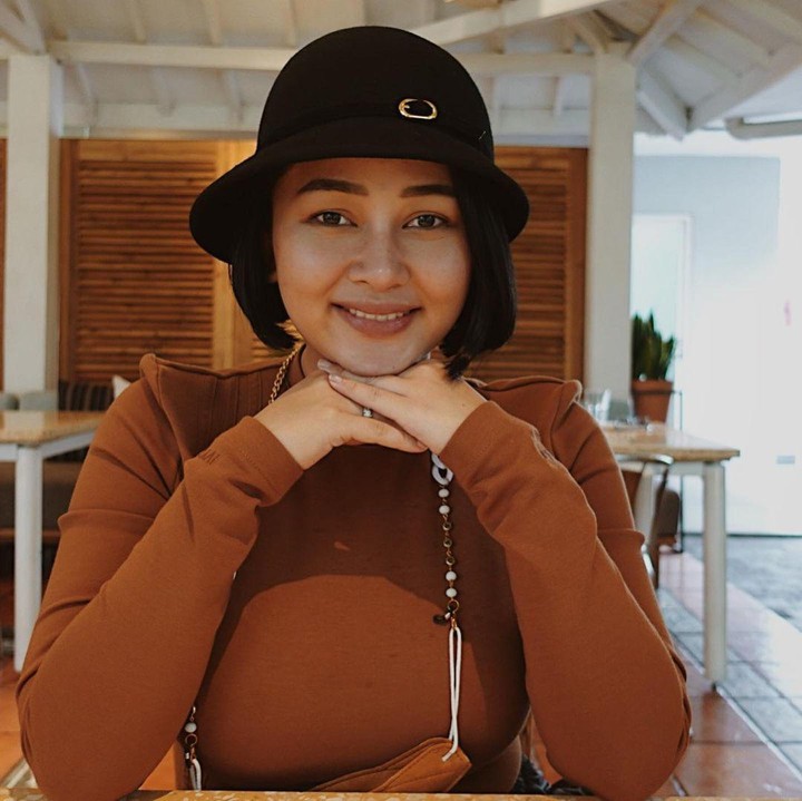 <p>Sebagai single mother, Mutia Ayu tak berdiam diri usai kematian sang suami. Ia meneruskan kariernya sebagai penyanyi, Bunda. (Foto: Instagram @mutia_ayuu)</p>