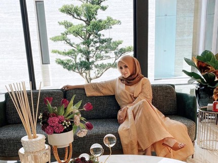 7 Potret Rumah Mewah Olla Ramlan, Bikin Salfok Padahal Niatnya OOTD Nih Bun