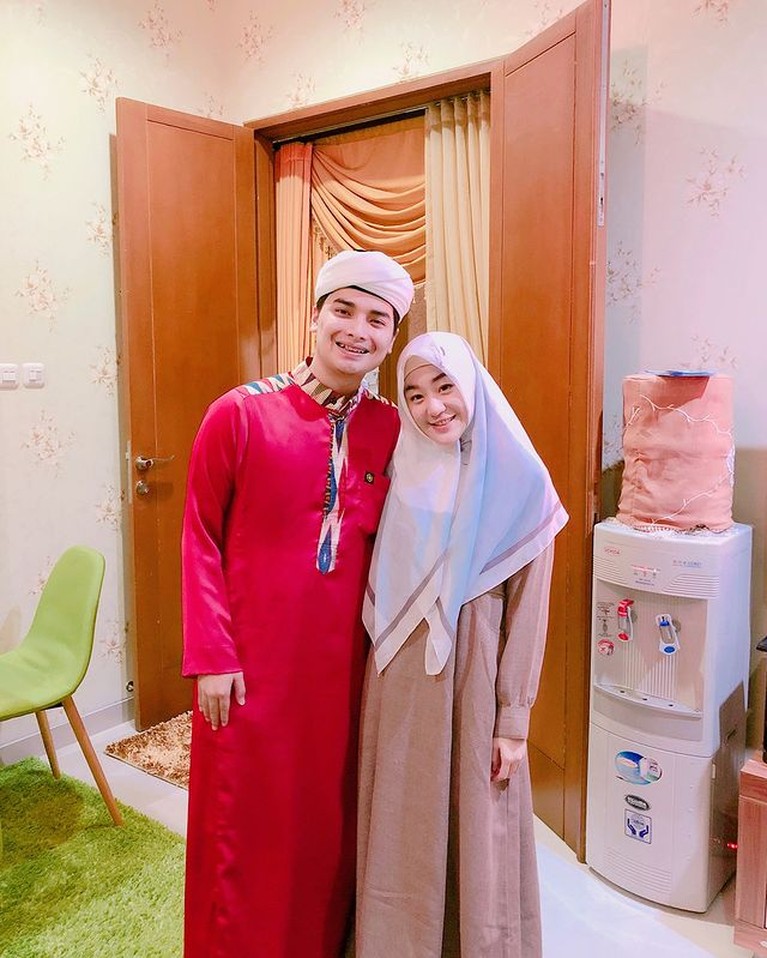 Pasangan Artis yang Menikah Usai Jalani Taaruf Pasangan Artis yang Menikah Usai Jalani Taaruf