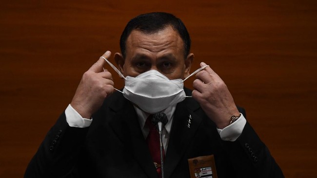Ketua KPK Firli Bahuri menyatakan lembaganya masih menunggu proses hukum di MA dan MK sebelum ambil kebijakan soal dugaan malaadministrasi TWK KPK.