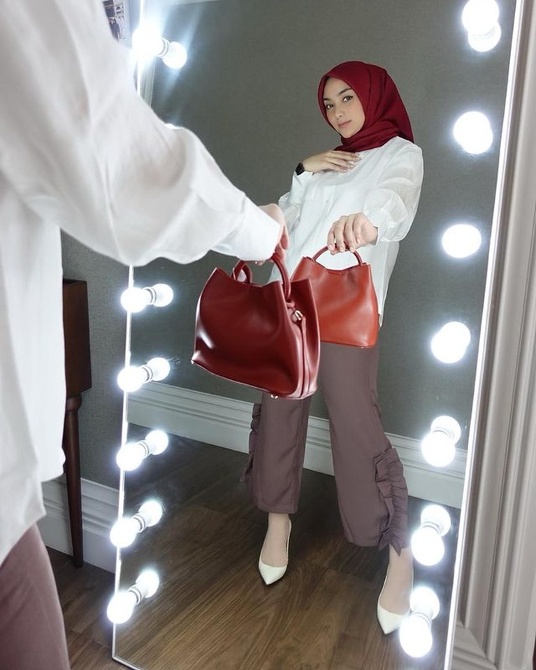 Penampilan Citra Kirana setelah Berat Badan Turun 22kg Berat badan Citra Kirana saat hamil naik sebanyak 31kg, dan kini ia berhasil turun hingga 22kg. Yuk kita intip penampilannya sekarang!