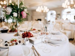 Perhitungan! Pengantin Ini Suguhkan Menu Murah hingga Minta Tamu Bayar Makanan