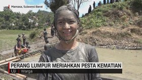VIDEO: Perang Lumpur Meriahkan Pesta Kematian