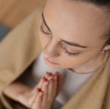 img-title Cocok Buat Atasi Kecemasan, Ini Sederet Manfaat Lain Teknik Healing Reiki dari Jepang