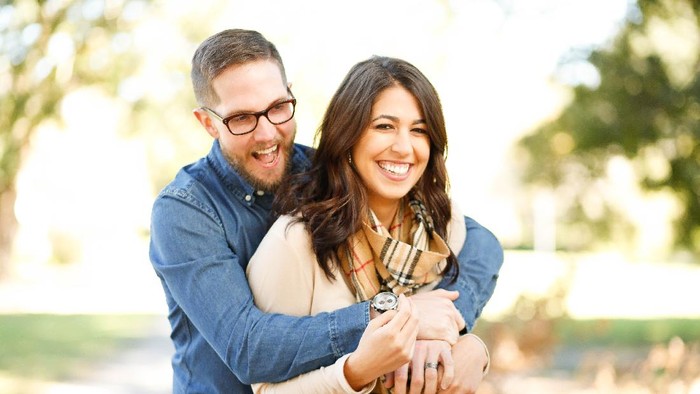 Pacarmu Berkepribadian Melankolis? Begini Cara Menghadapinya!