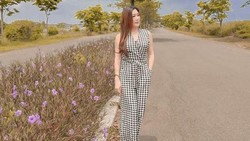 Sosok Ibunda Larissa Chou yang Cantik dan Modis